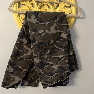 Torrid Camo skinny pants Sz 12